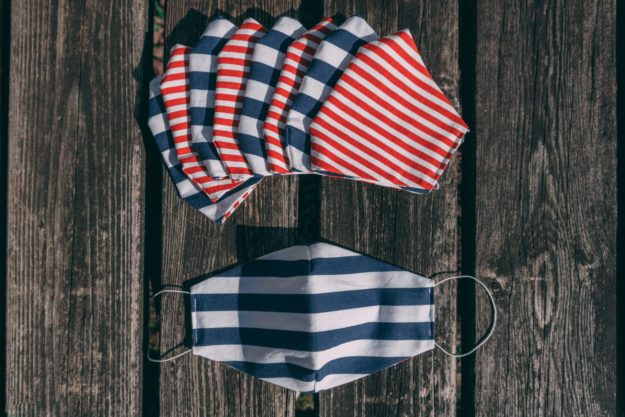 Dónde comprar mascarillas de tela con estilo por menos de 10 euros