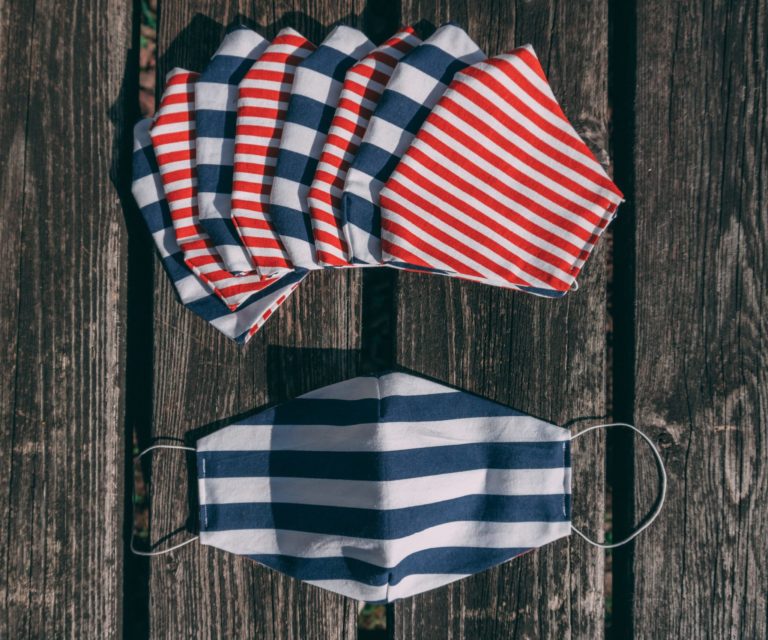 Dónde comprar mascarillas de tela con estilo por menos de 10 euros