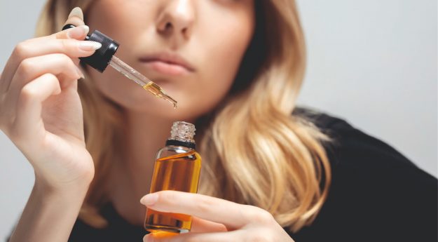 aplicación de aceite de argán