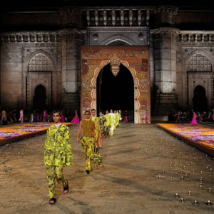 La reivindicación artesanal firmada por Maria Grazia Chiuri para Dior en la India