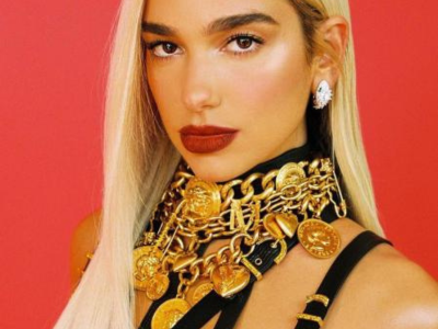 "La Vacanza" una colaboración entre Dua Lipa y Versace que está arrasando