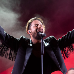 Ni la lluvia pudo con Manuel Carrasco en Sevilla