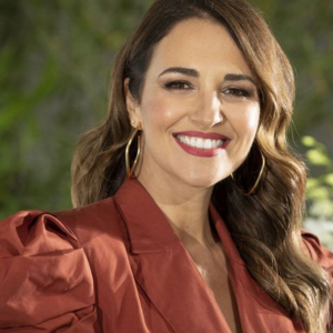 El espectacular vestido estampado que luce Paula Echevarría en Marbella