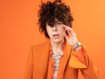 LP aterriza en Sevilla con una voz única y un éxito increíble en otros países