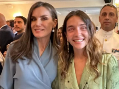 La reina Letizia vive su momento fan y convierte en viral a Marta Bustos y su pérdida de ojos marrones La reina Letizia vive su momento fan y convierte en viral a Marta Bustos y su pérdida de ojos marrones