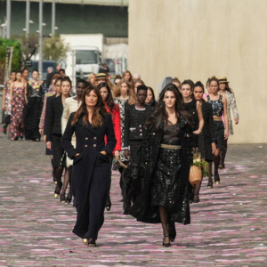 Chanel presenta su colección de alta costura 2023-2024 para otoño-invierno: una oda a la parisina