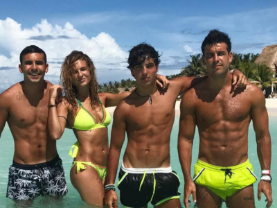 Los hermanos Casas sin aliento a todo internet desde Mykonos