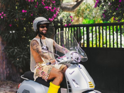 Maluma tiene las crocs que tu también vas a querer