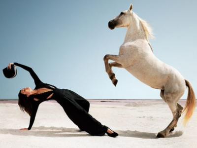 Stella McCartney lanza sus bolsos de lujo veganos de la mano de Kendall Jenner