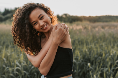 ¿Por qué trabajar tu aura magnética te hará afortunada?