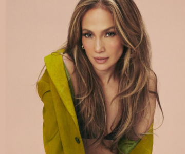 Jennifer Lopez y la manicura con diamantes que acaba de poner de moda