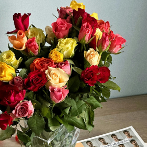 ¿A quién le regalarías una rosa según su color?