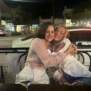 Rosalía y Ester Expósito