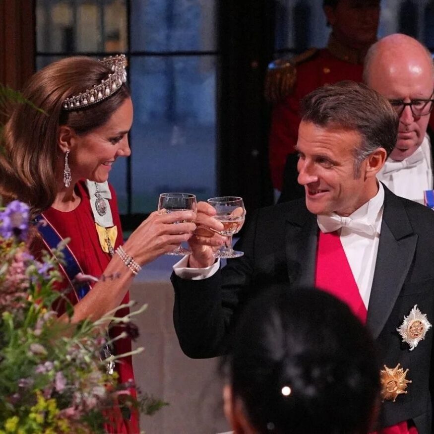 Destacada pequeña portada exterior – Into the Glow