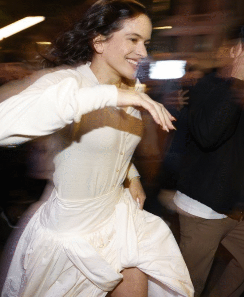 Destacada pequeña portada exterior – Into the Glow