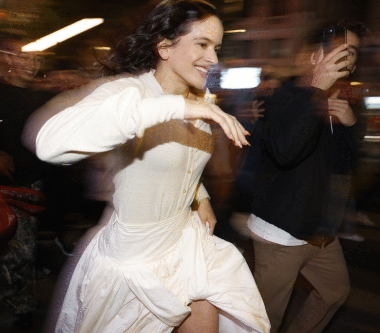 Destacada pequeña portada exterior – Into the Glow